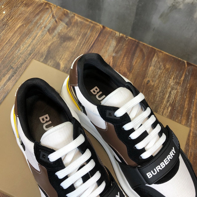 Burberry shoes Style 208 - sole and craftsmanship detail