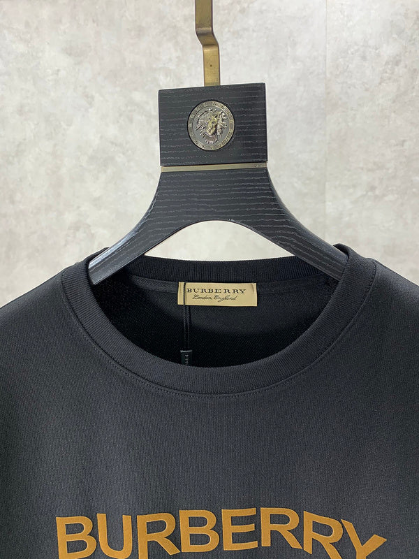 Back view of Burberry luxury piece style No.008