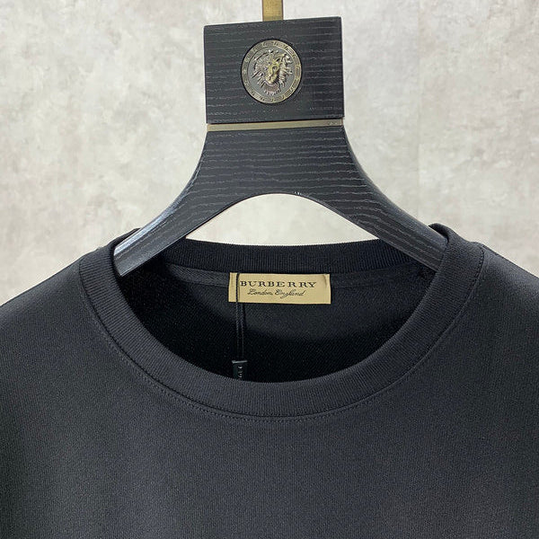 Back view of Burberry luxury piece style No.008