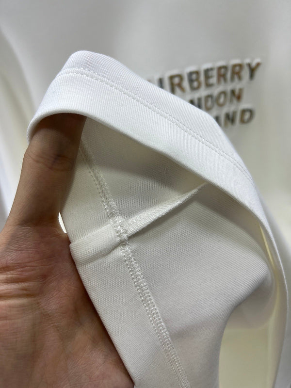 Front view of Burberry luxury piece style No.545