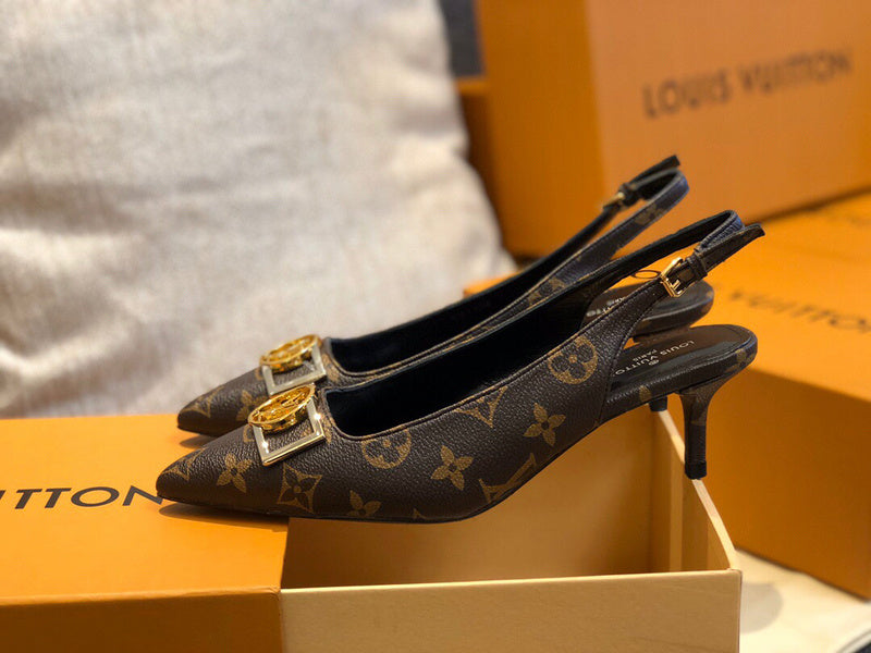Full silhouette view of Louis Vuitton luxury piece style No.123