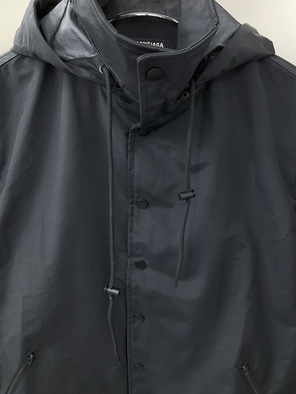 Full silhouette view of Balenciaga luxury piece style No.158