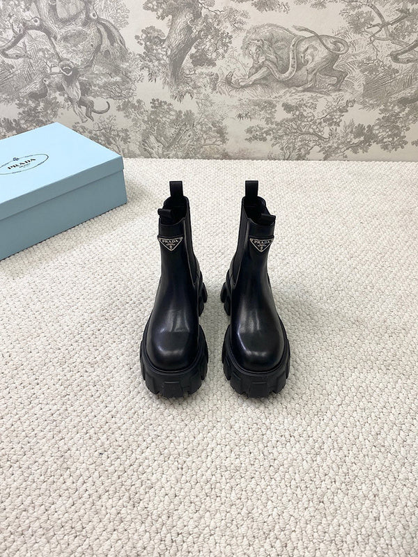 Three-quarter angle view of Prada luxury piece style No.131