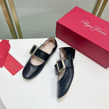 Texture and finish detail of Roger Vivier luxury piece style No.082