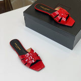 Three-quarter angle view of Saint Laurent luxury piece style No.085