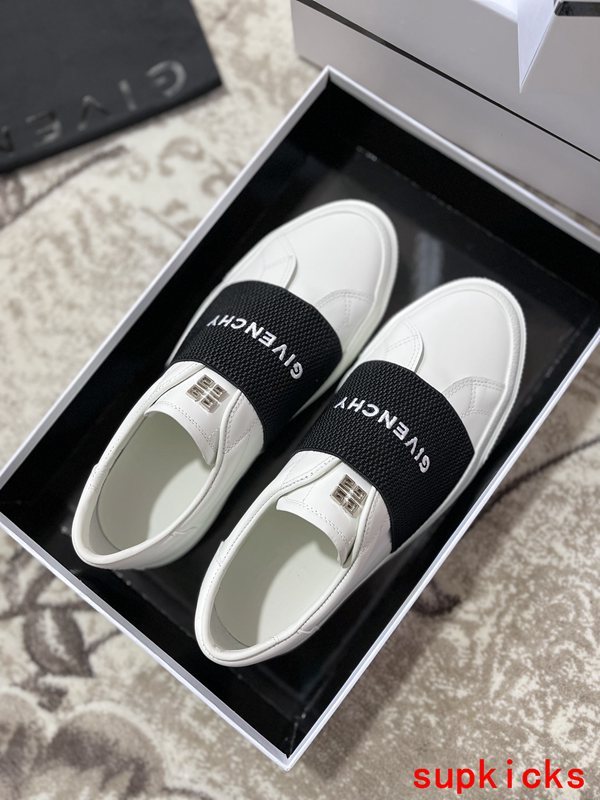 Givenchy Nude Classic Ballet Flats - Angled View