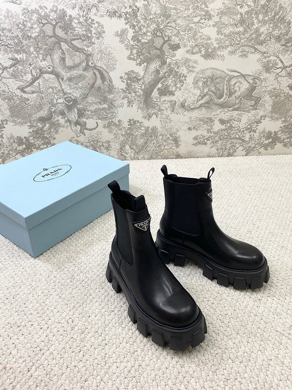 Full silhouette view of Prada luxury piece style No.131
