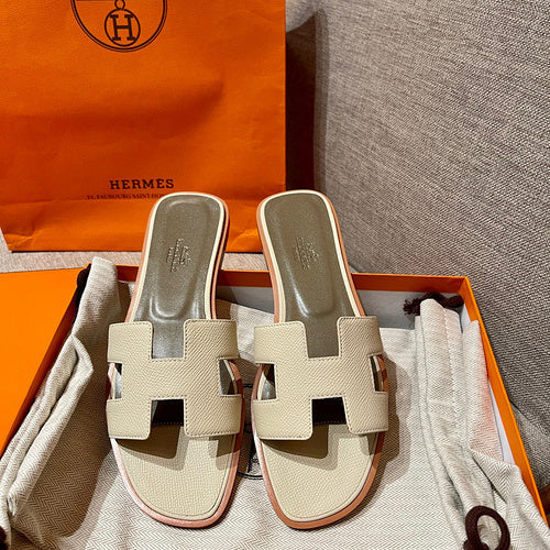 Hermes sandals Style 069 - logo and branding close-up