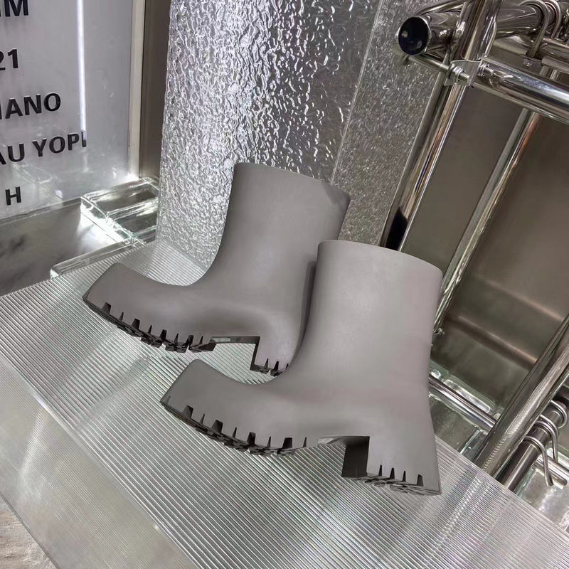 Balenciaga shoes Style 084 - top view showing design