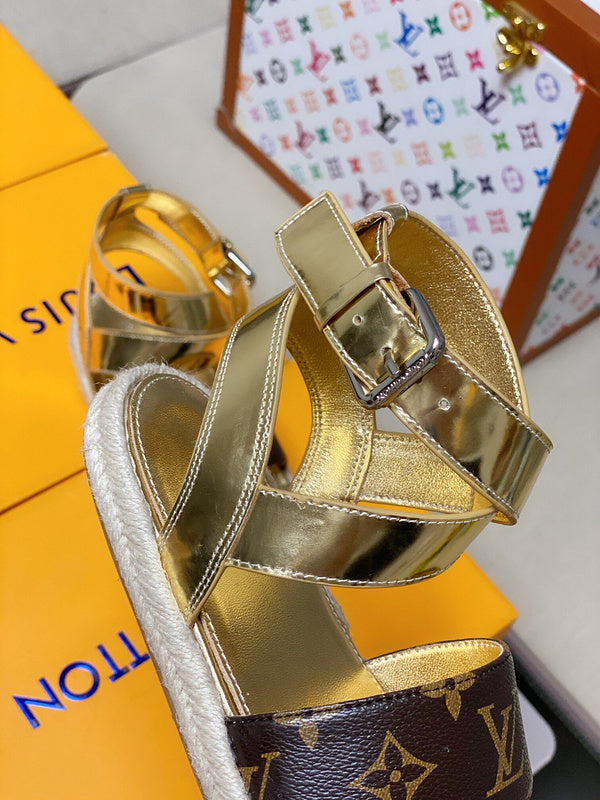Texture and finish detail of Louis Vuitton luxury piece style No.109