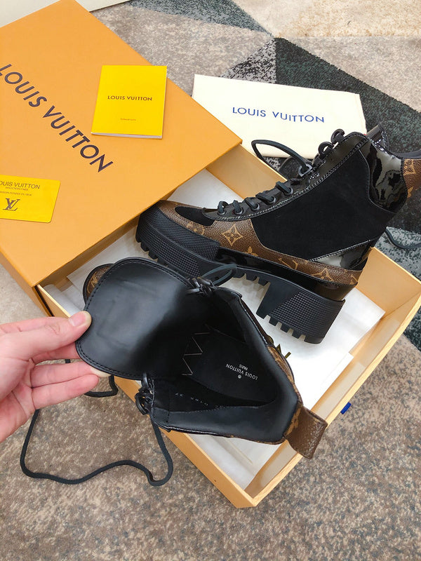 Styling view of Louis Vuitton luxury piece style No.170