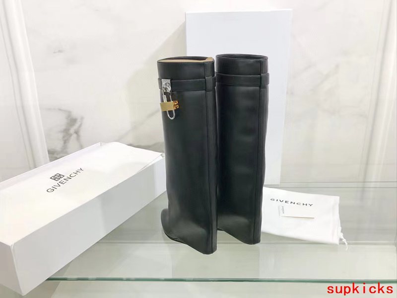 Givenchy shoes Style 117 - back heel detail