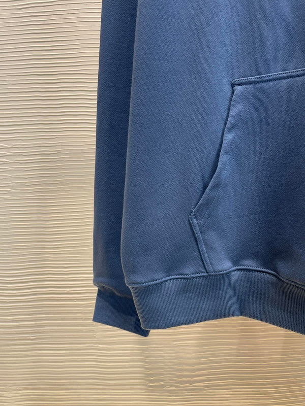 Side profile view of Balenciaga luxury piece style No.194