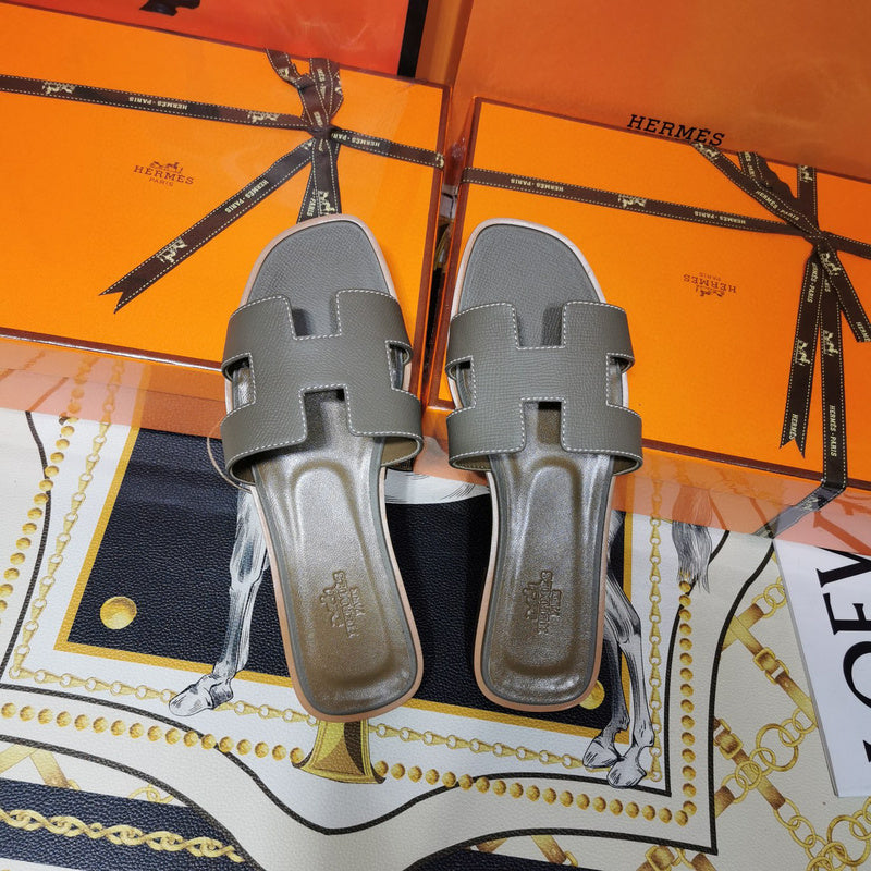 Hermès Camel Flat Thong Sandals - Detail Shot of Craftsmanship