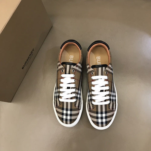 Burberry shoes Style 279 - texture and material detail