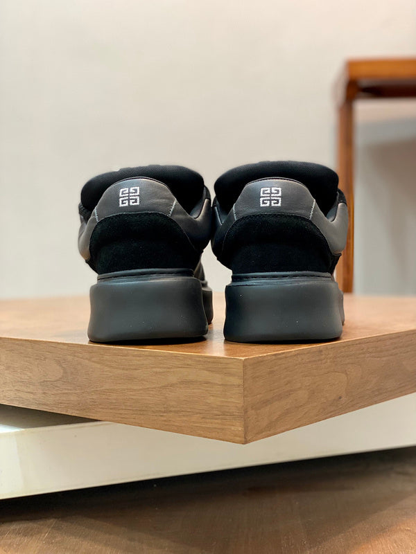 Givenchy Red Chelsea Boots - Toe Detail View