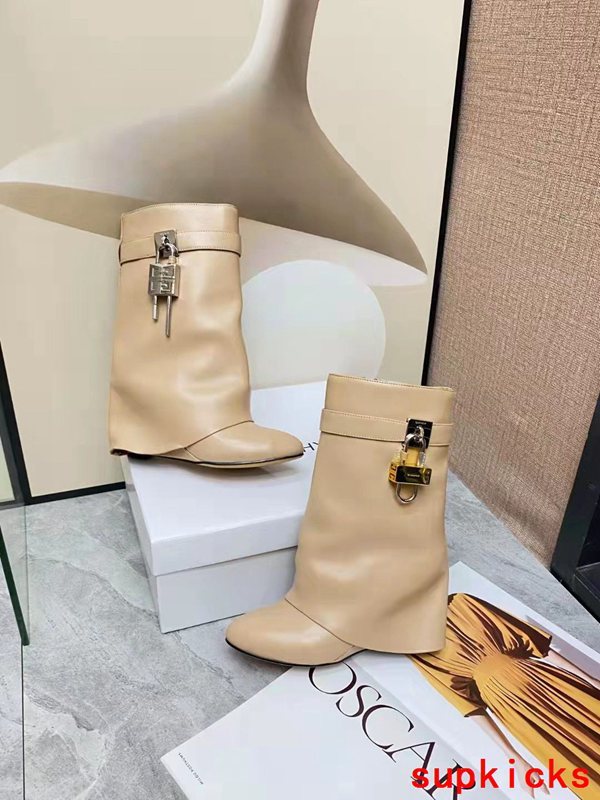 Givenchy shoes Style 009 - sole and craftsmanship detail