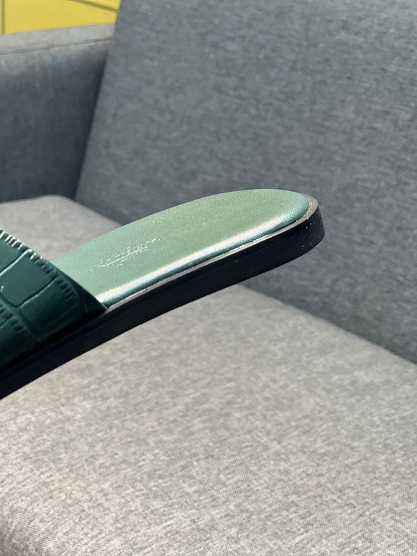 Hermès Grey Chelsea Boots - Toe Detail View