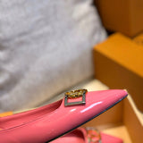 Styling view of Louis Vuitton luxury piece style No.111
