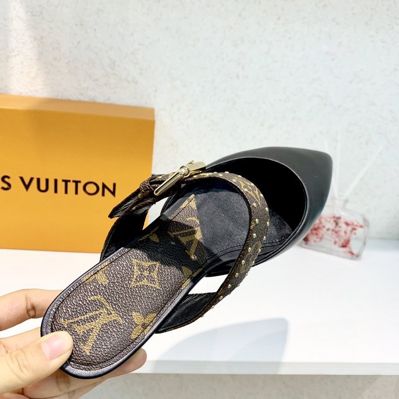Side profile view of Louis Vuitton luxury piece style No.160
