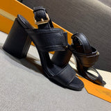 Side profile view of Louis Vuitton luxury piece style No.050