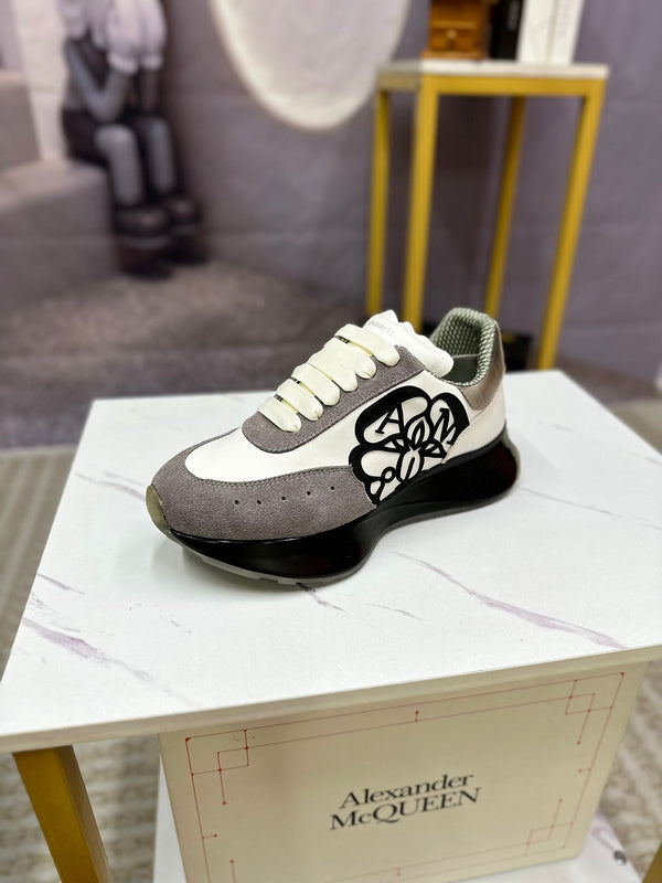 Alexander McQueen shoes Style 009 - packaging and accessories