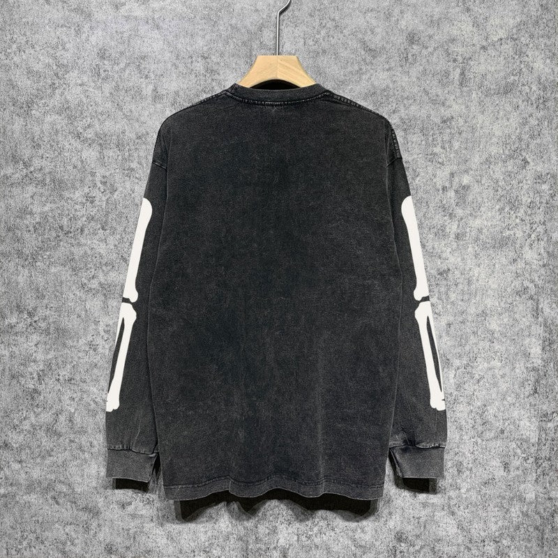 Full silhouette view of Amiri luxury piece style No.177