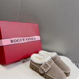 Side profile view of Roger Vivier luxury piece style No.064
