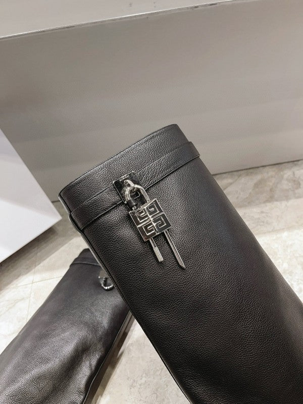 Givenchy Nude Bow-Detail Flats - Detail Shot of Craftsmanship