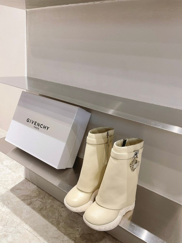 Givenchy shoes Style 164 - back heel detail