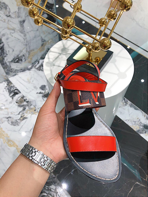 Back view of Louis Vuitton luxury piece style No.062