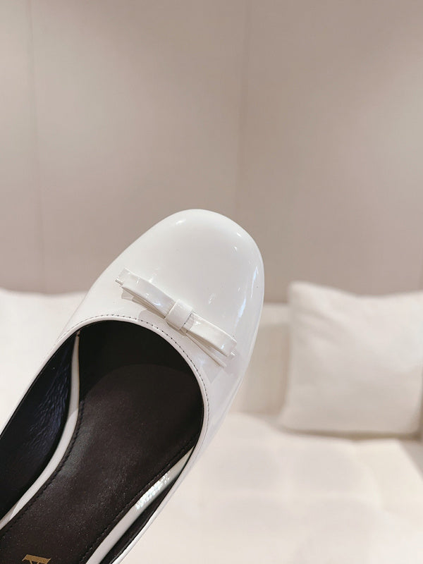 Full silhouette view of Prada luxury piece style No.133