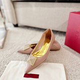 Styling view of Valentino Garavani luxury piece style No.219