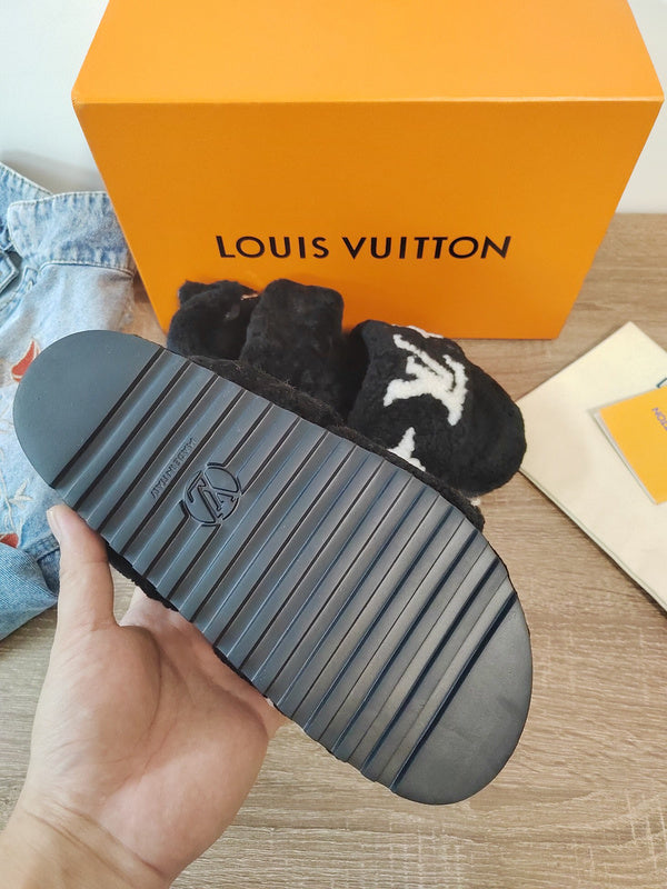 Louis Vuitton shoes Style 331 - texture and material detail