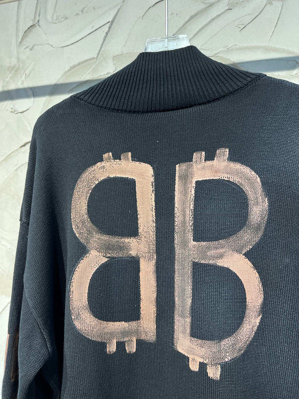 Side profile view of Balenciaga luxury piece style No.072
