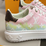 Three-quarter angle view of Louis Vuitton luxury piece style No.119