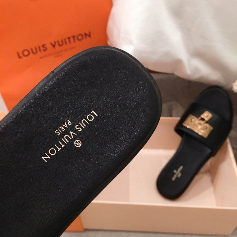 Front view of Louis Vuitton luxury piece style No.024