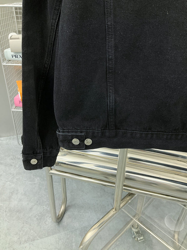 Styling view of Balenciaga luxury piece style No.223