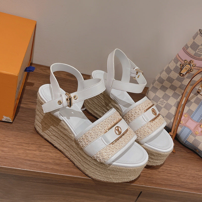 Louis Vuitton shoes Style 356 - texture and material detail (alternate angle)