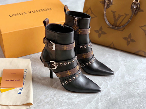 Close-up detail view of Louis Vuitton luxury piece style No.029