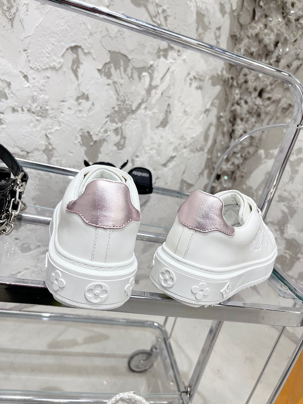 Louis Vuitton shoes Style 359 - top view showing design