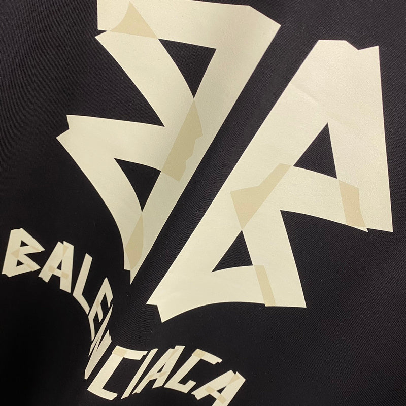Full silhouette view of Balenciaga luxury piece style No.124