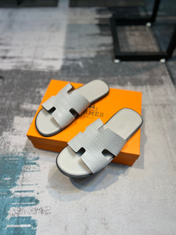 Hermes shoes Style 014 - sole and craftsmanship detail