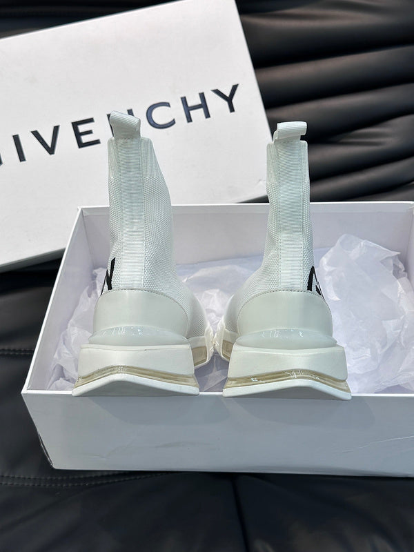 Givenchy shoes Style 176 - logo and branding close-up