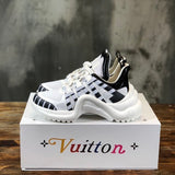 Front view of Louis Vuitton luxury piece style No.133