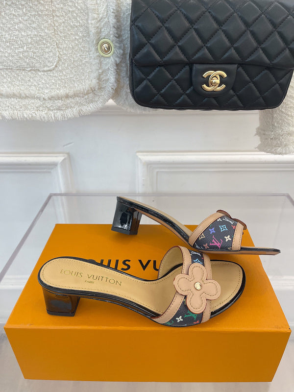 Louis Vuitton Beige Bow-Detail Flats - Side Profile View