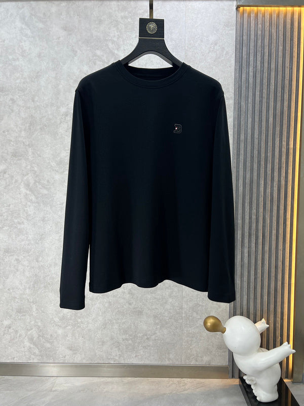 Side profile view of Burberry luxury piece style No.522