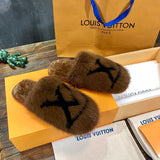 Front view of Louis Vuitton luxury piece style No.129