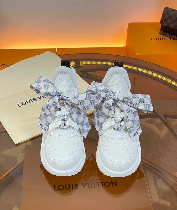 Louis Vuitton shoes Style 373 - side profile detail