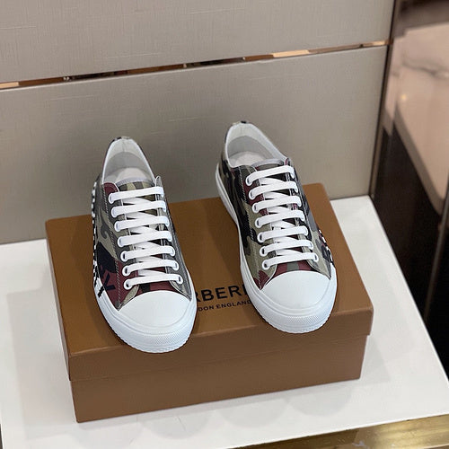 Burberry shoes Style 187 - texture and material detail